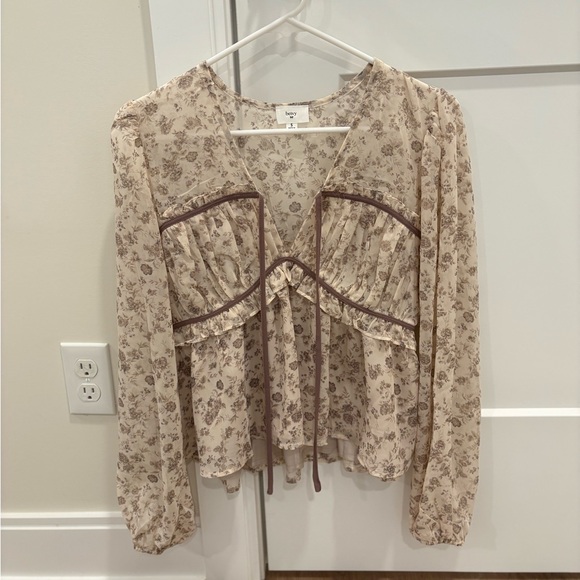 beivy Tops - Chic Floral Beige Blouse with Brown Trim